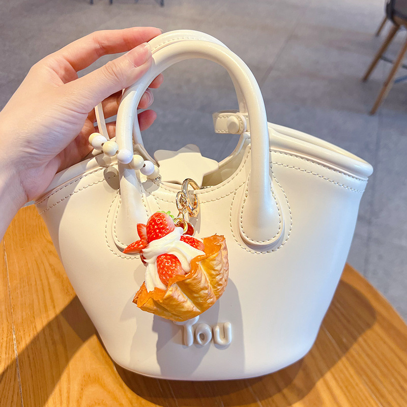 Creatieve PU Aardbei Eiertaart - Car Accessories Japan recensie en prijs